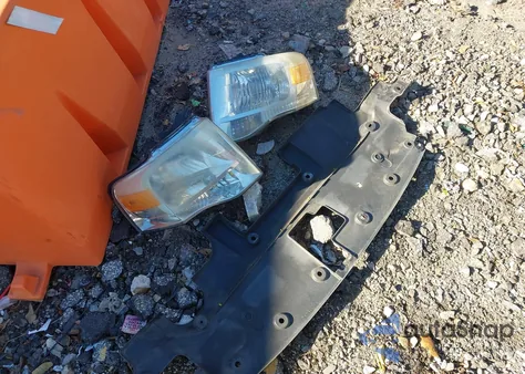 2011 Ford Expedition Xlt from USA, damaged, VIN 1FMJU1H54BEF44081